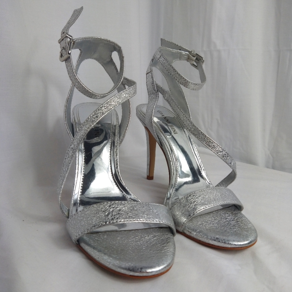 Gianni Bini silver open toe heels Size 7
